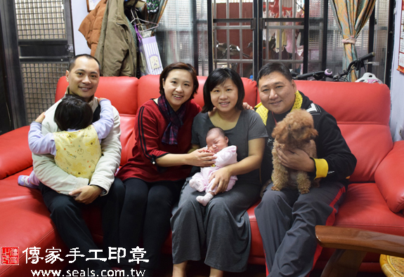 吳寶寶(台中北屯區到府嬰兒寶寶滿月剃頭理髮、免費到府嬰兒剃胎毛儀式吉祥話)。到府剃頭剃胎毛主持、專業拍照、DVD光碟、證書。★購買「臍帶章、肚臍章、胎毛筆刷印章」贈送：剃頭、收涎、抓周，三選一。2015.12.06 照片2